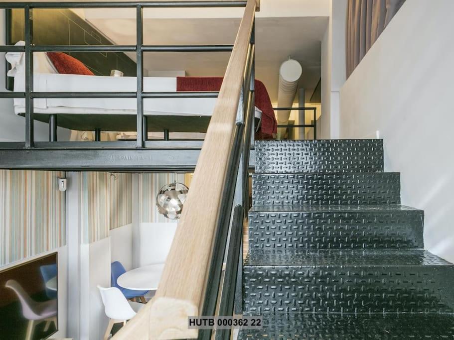 Alcam Futbol Pequeno Apartment Барселона Екстериор снимка