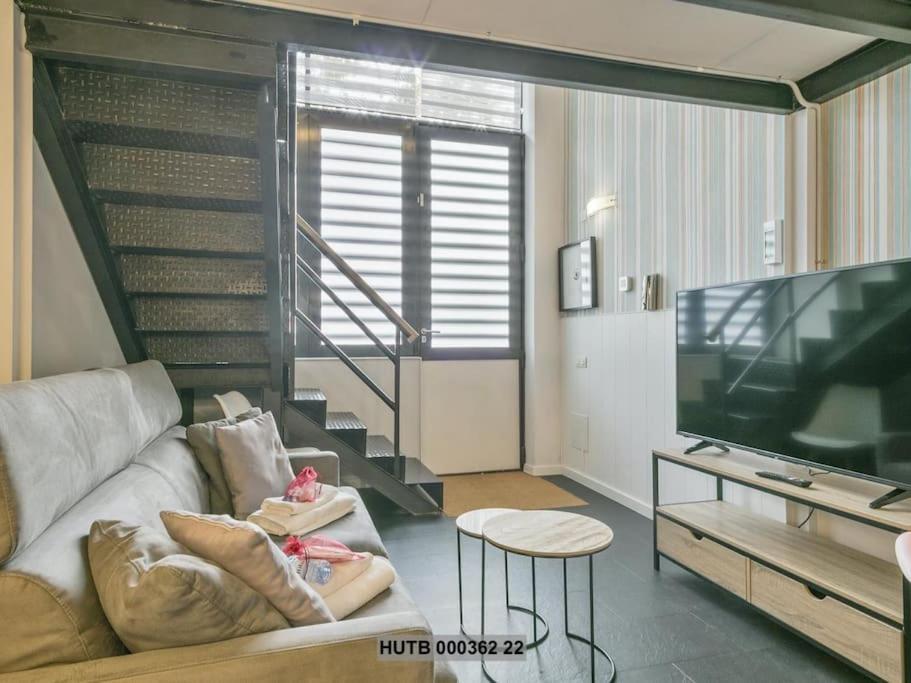 Alcam Futbol Pequeno Apartment Барселона Екстериор снимка
