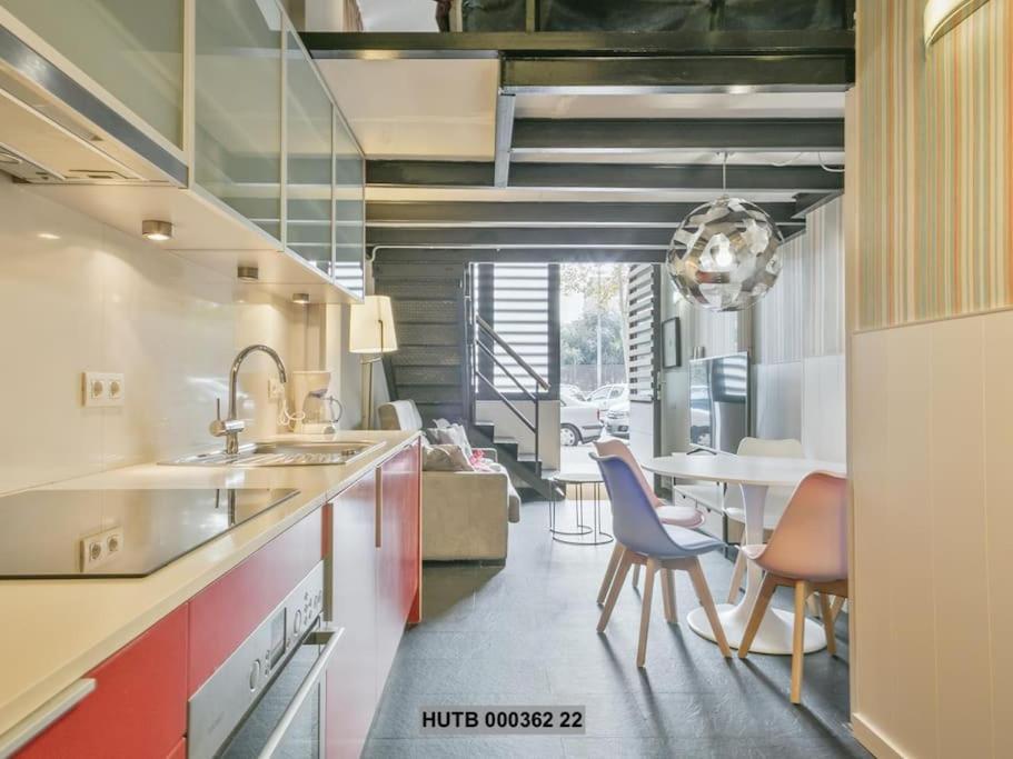 Alcam Futbol Pequeno Apartment Барселона Екстериор снимка