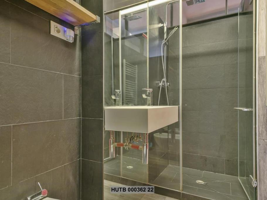 Alcam Futbol Pequeno Apartment Барселона Екстериор снимка